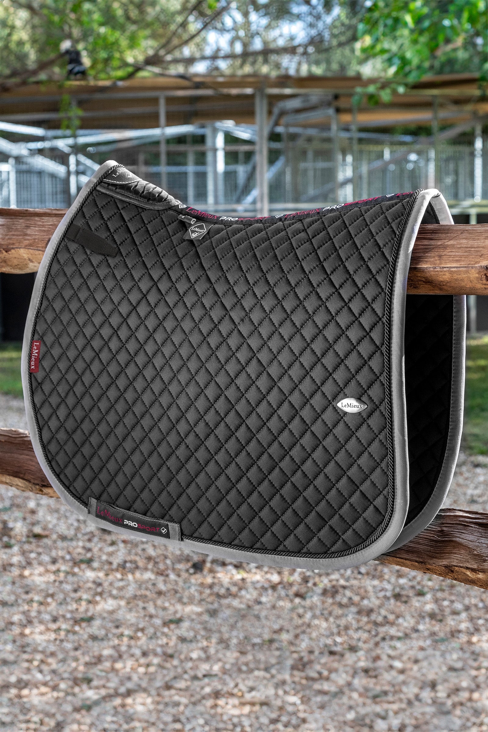 LeMieux Mesh Springzadeldek met verlichting voor schoft Zadeldekjes