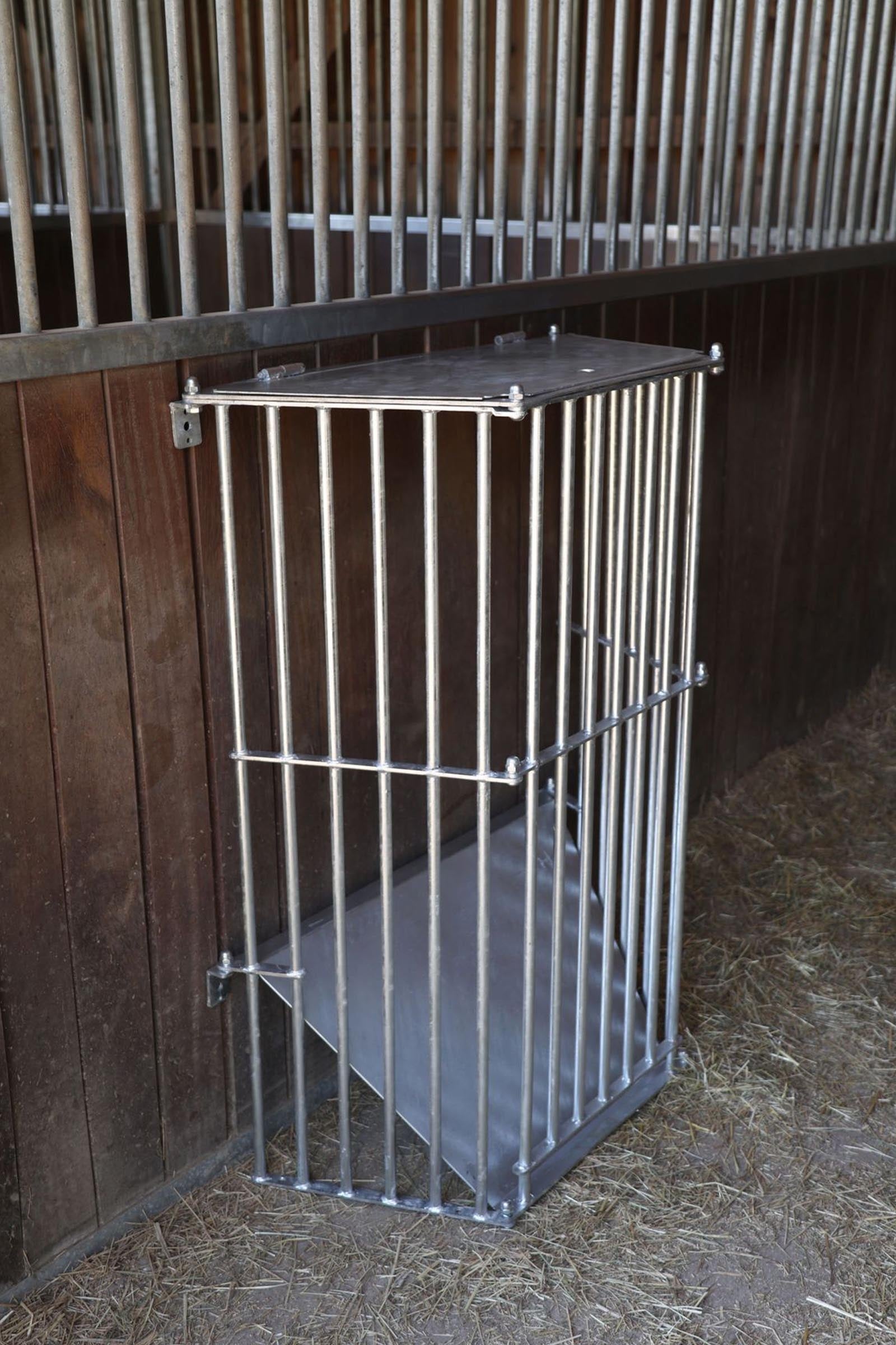Kerbl Slow Feeder Plus Hay Tray for horses Horse Feeders & Waterers