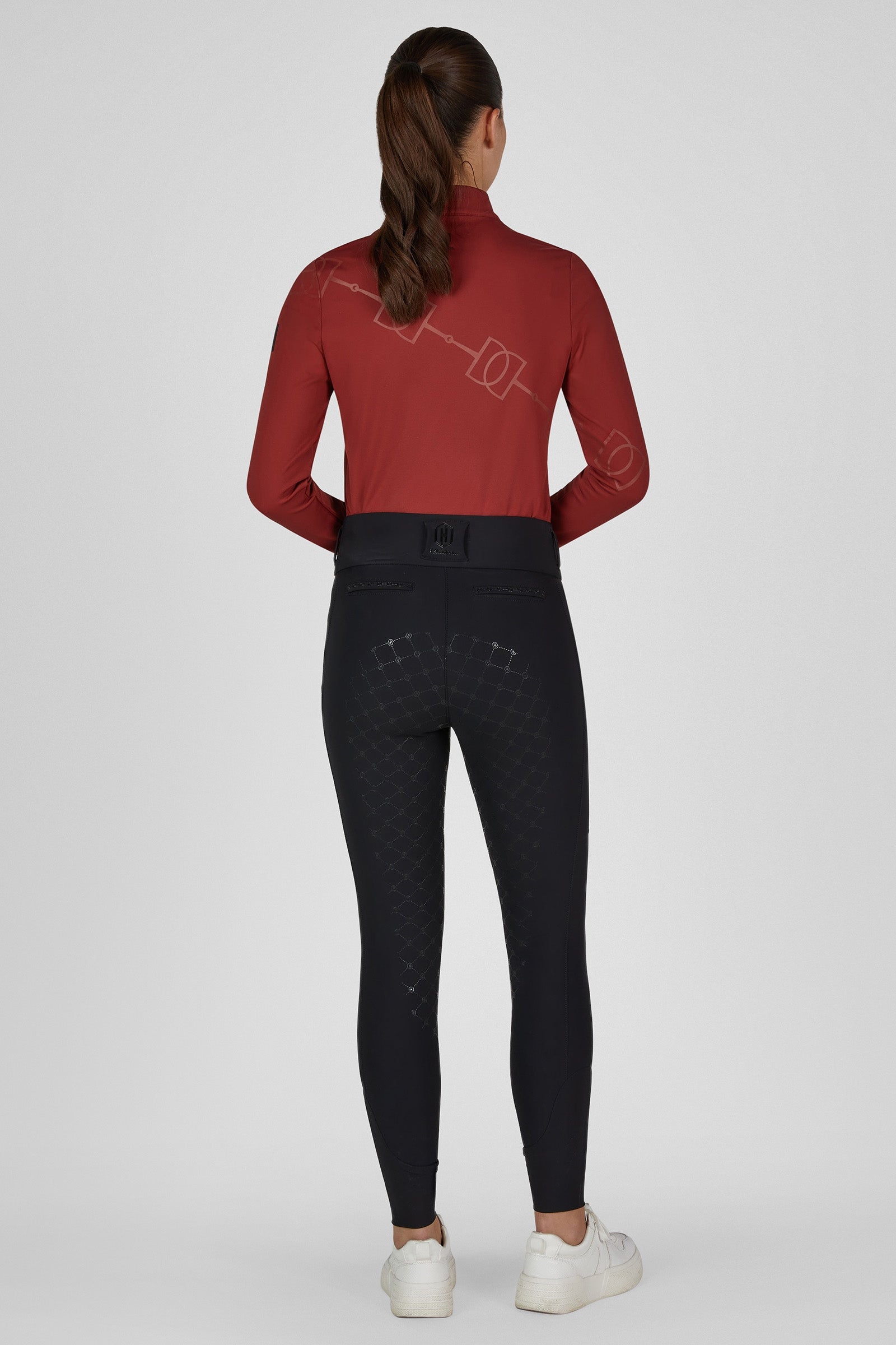 Model shot 2