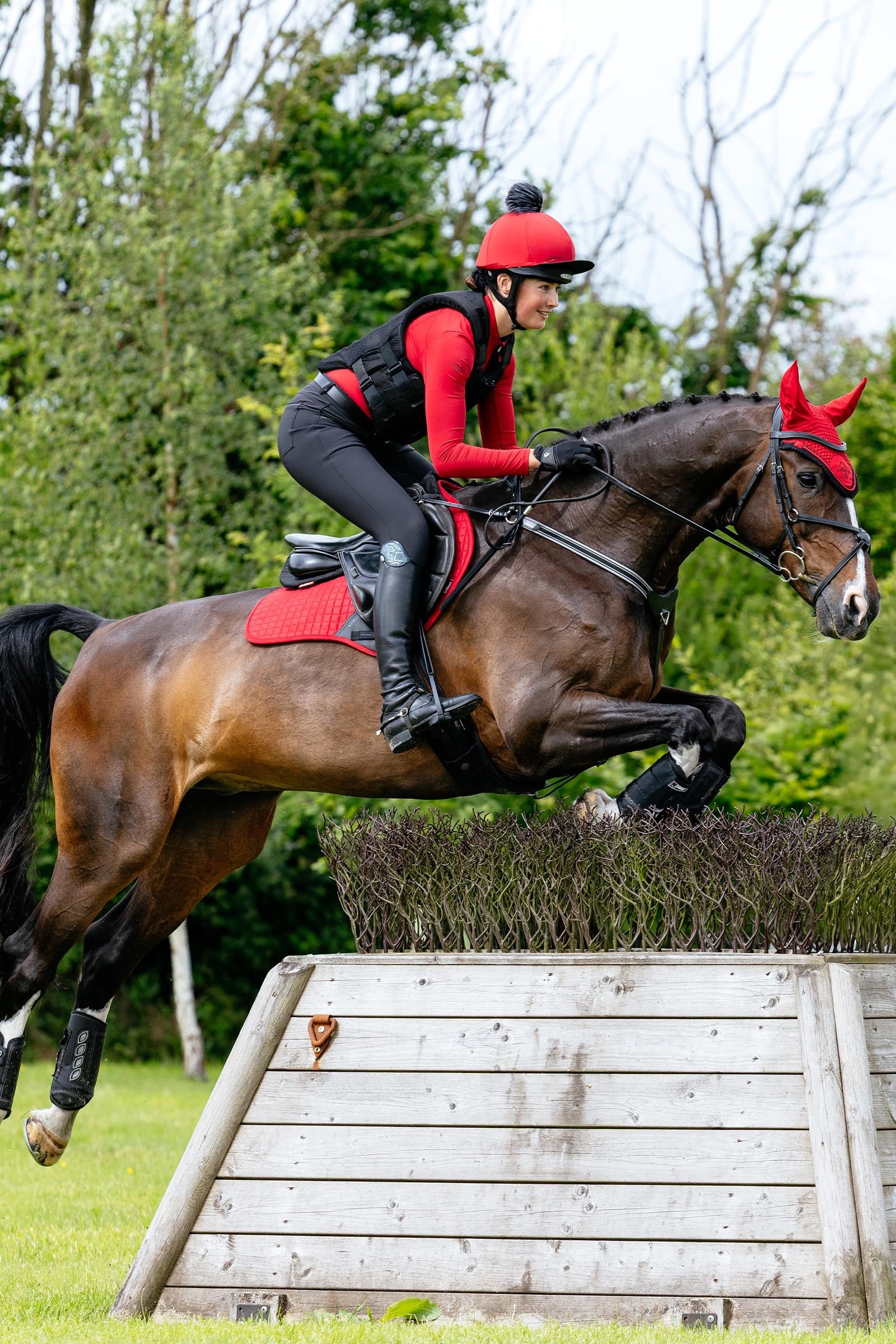 LeMieux Lemieux Suede Close Contact Square Saddle Pad Saddle Pads