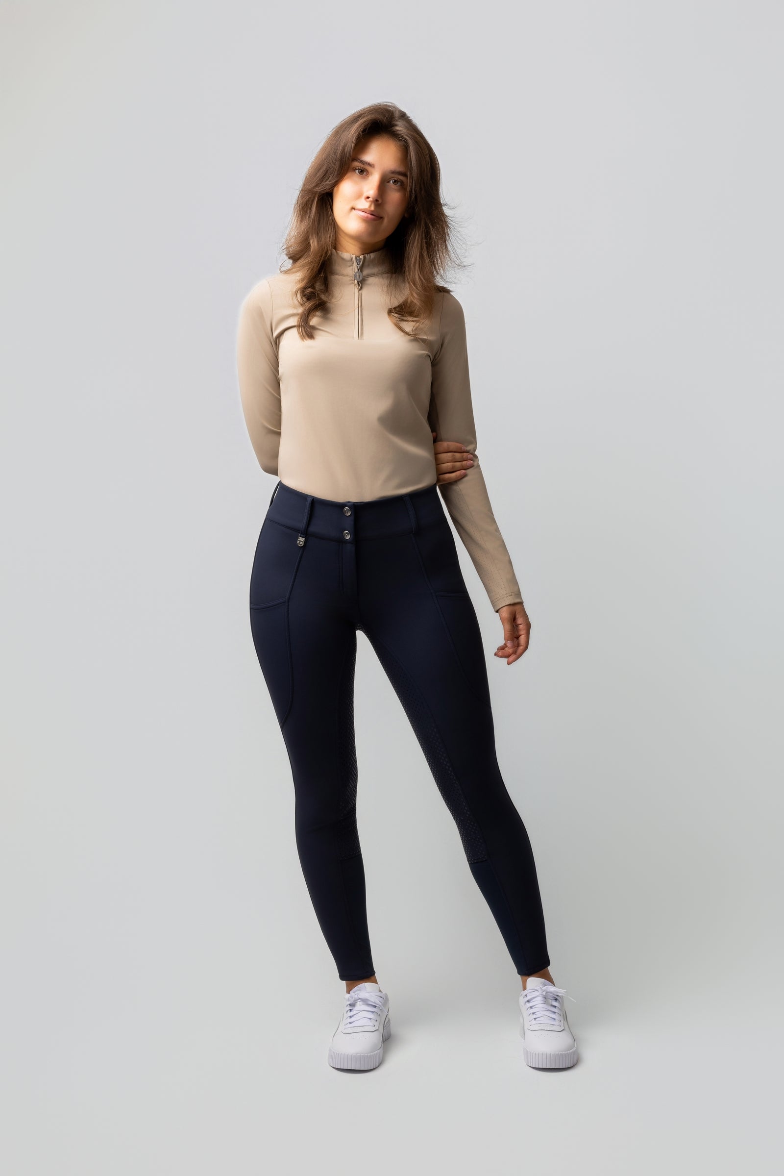 Model shot 2