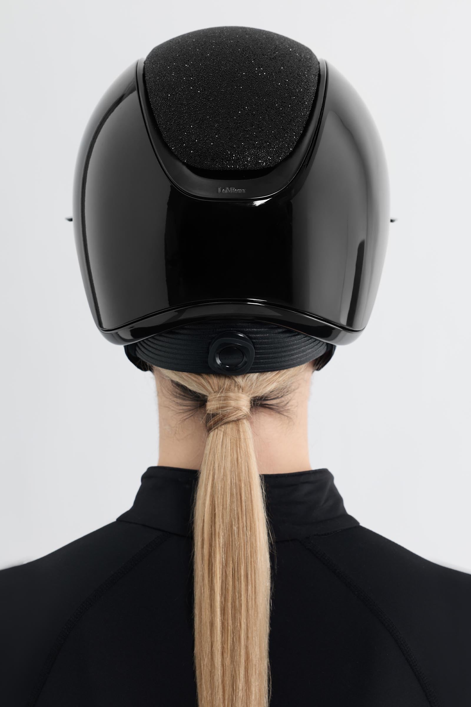 Model shot 3