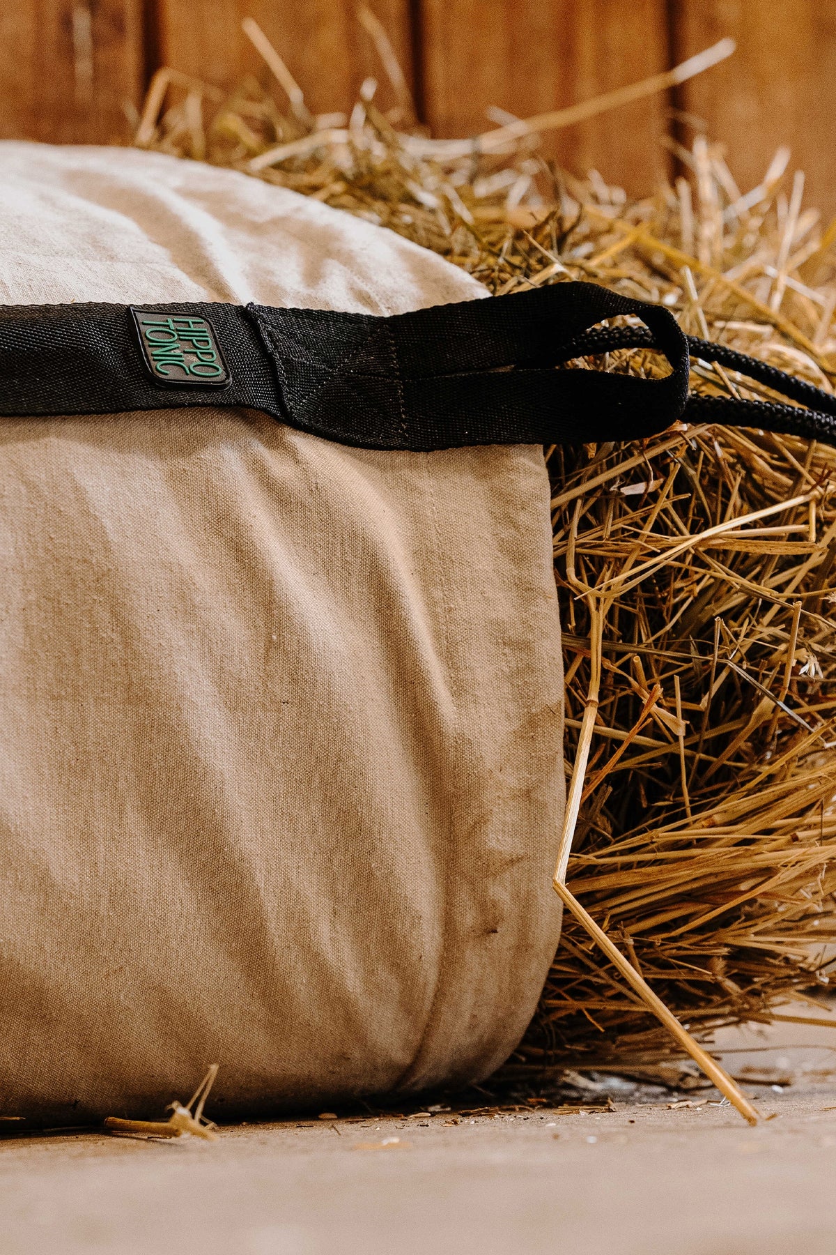 HIPPOTONIC Transport Hay Bag (80 x 70 cm) Horse Feeders & Waterers