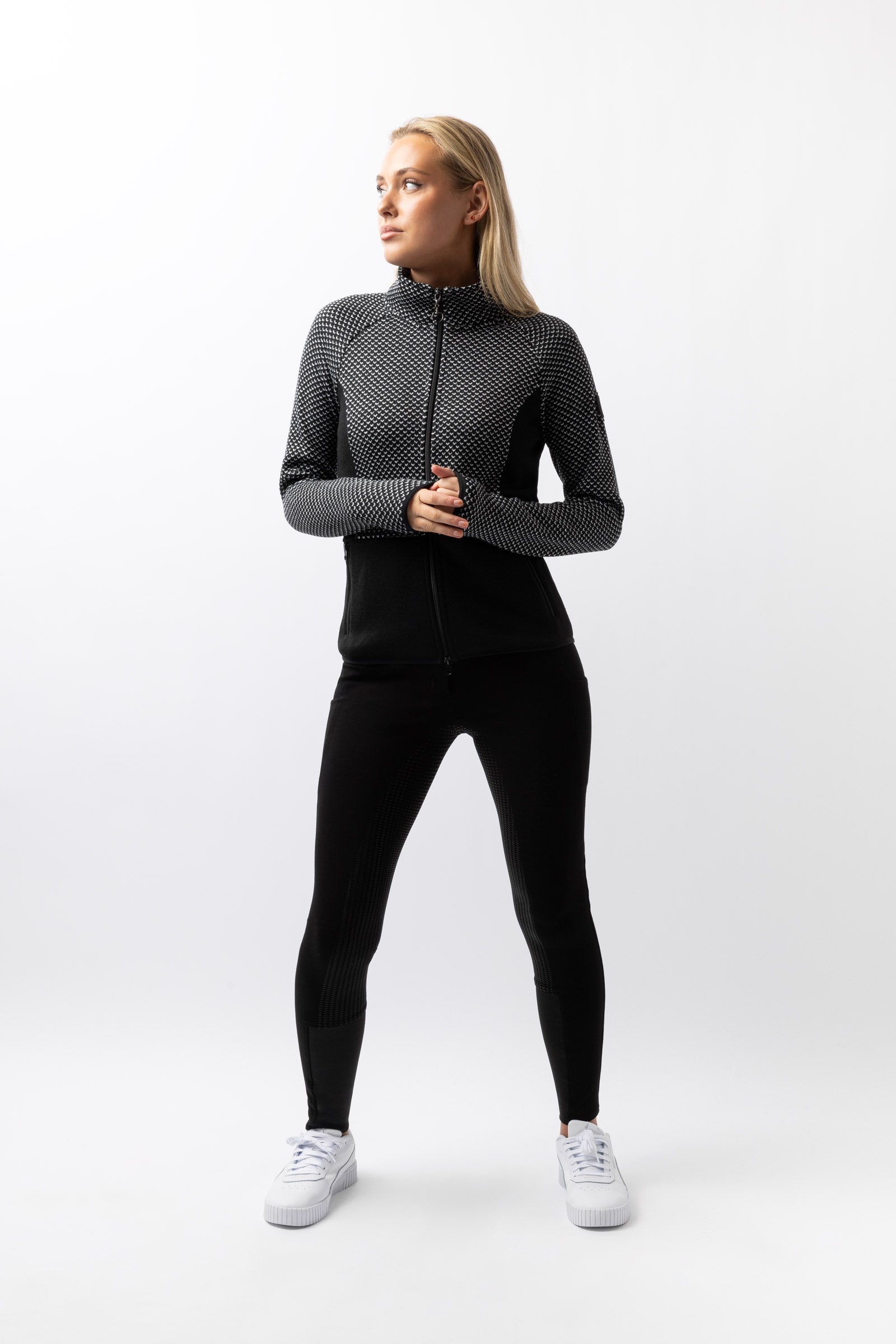 Model shot 2