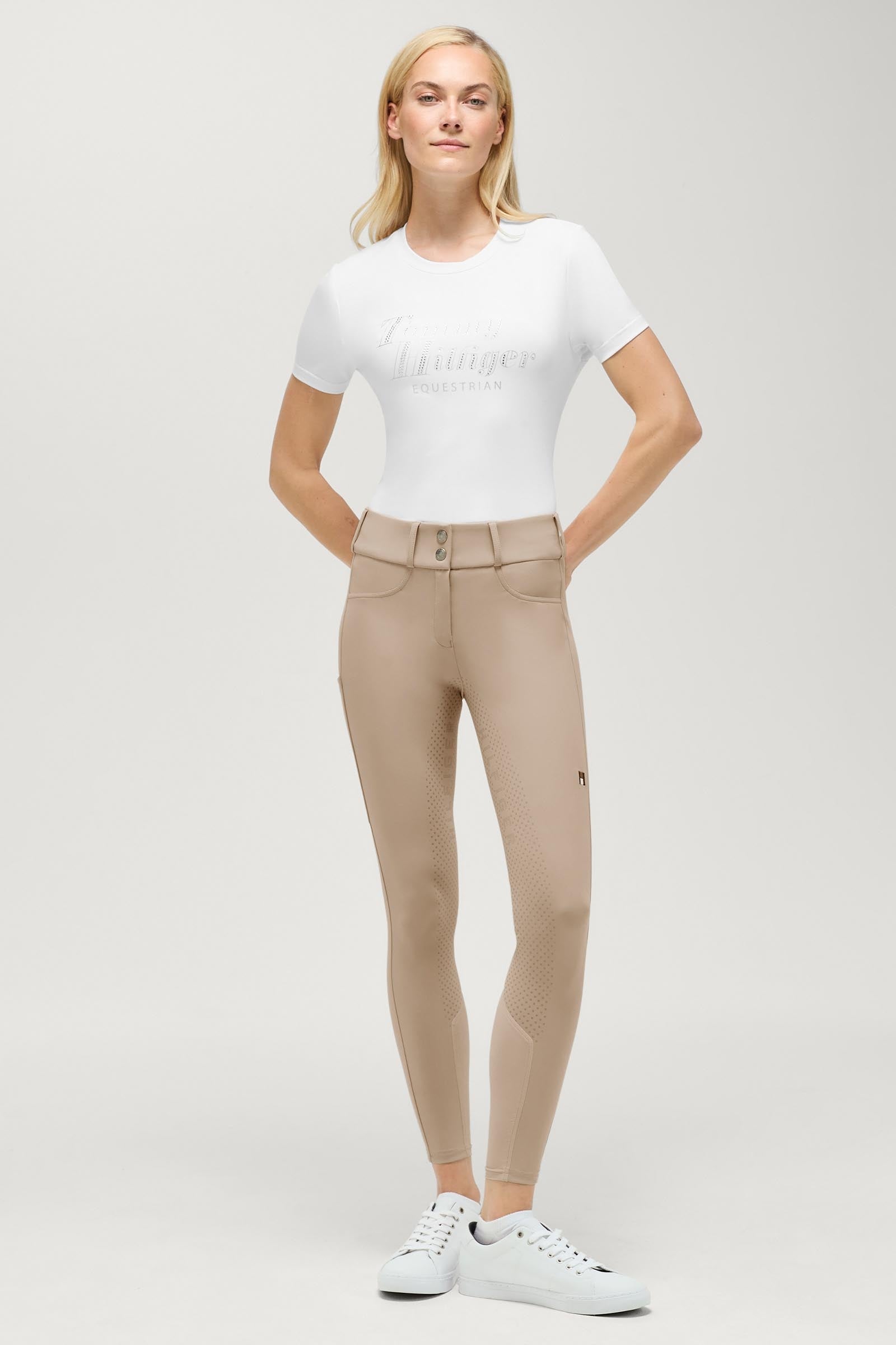 Model shot 2