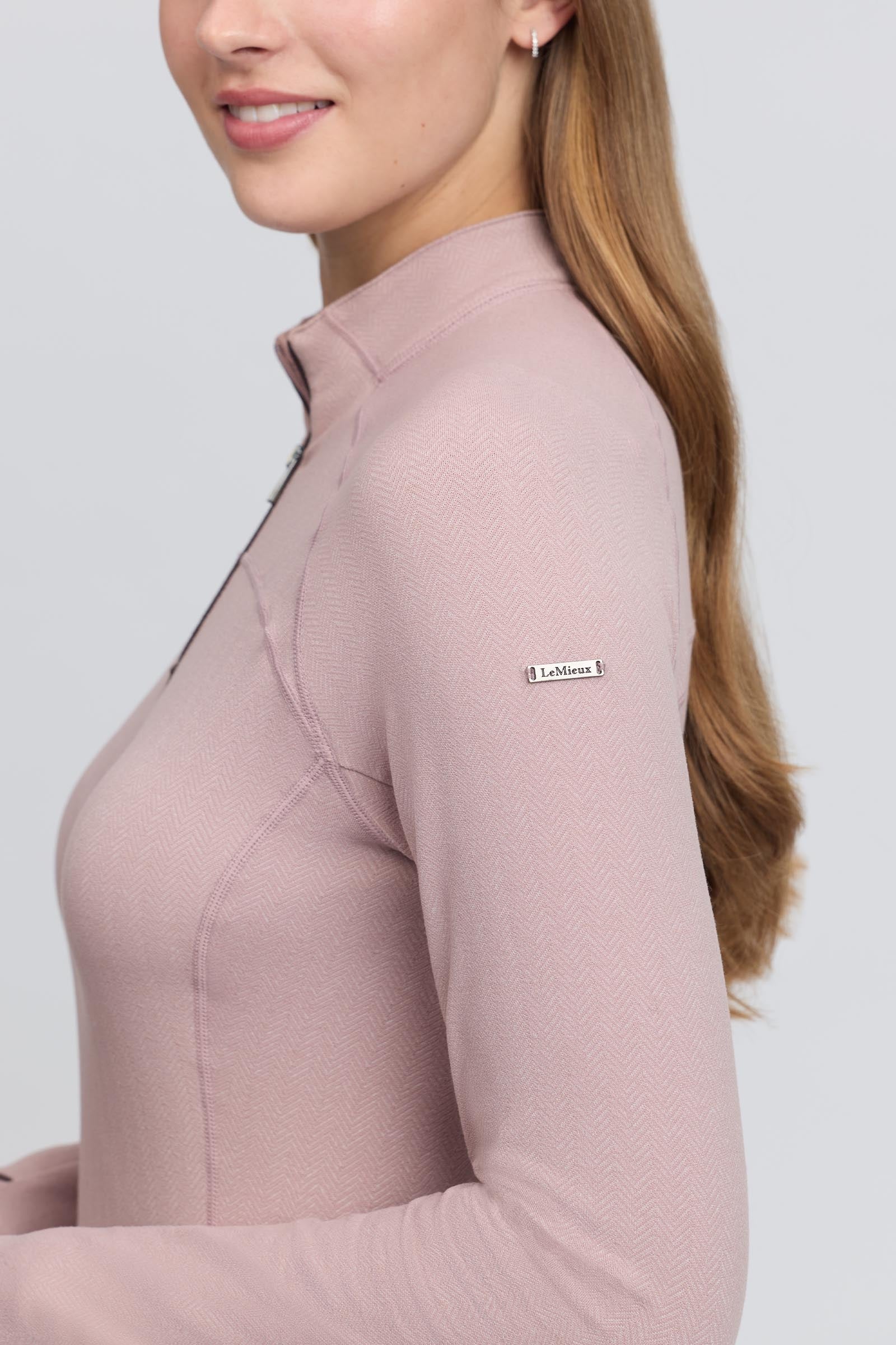 Model shot 4