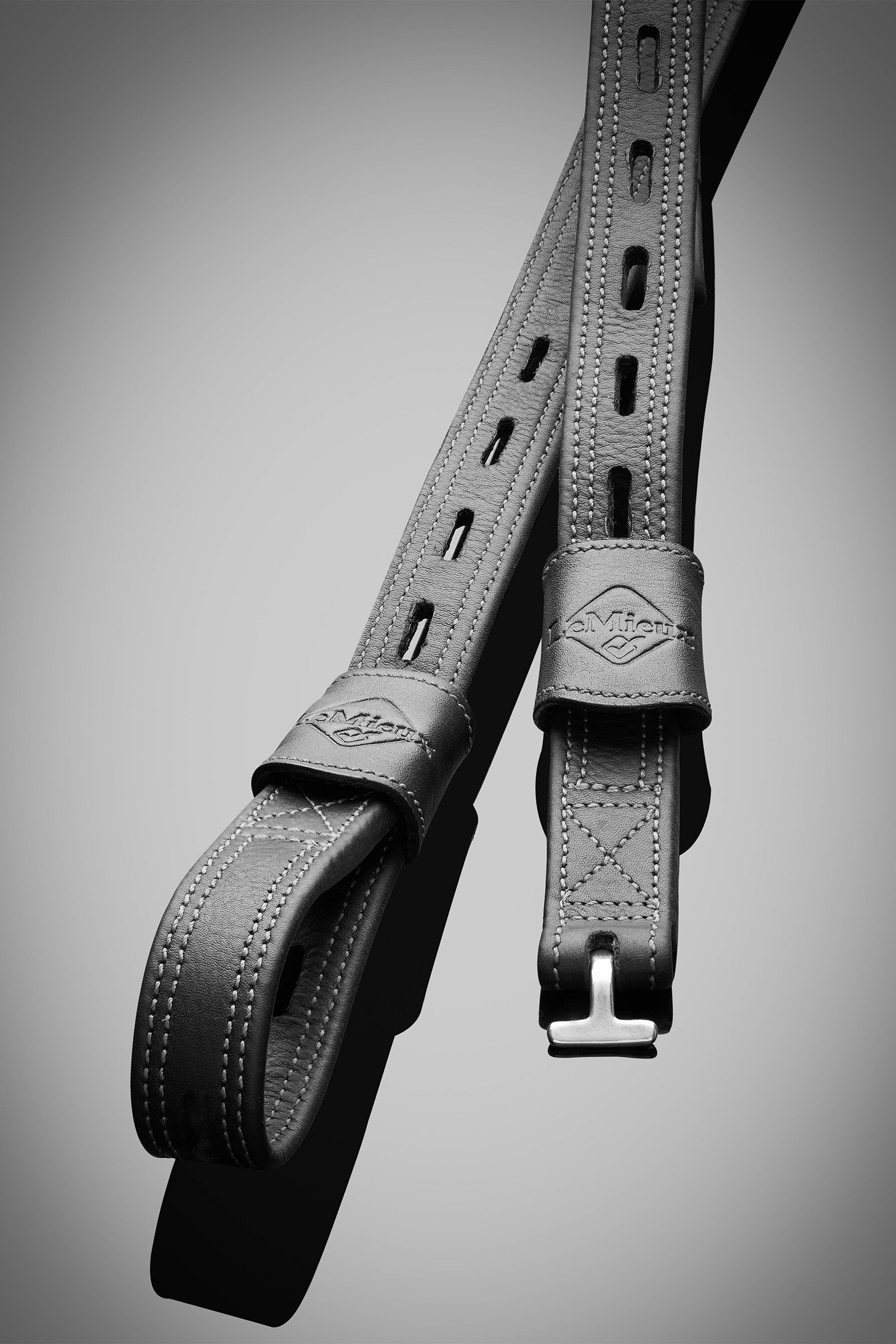 LeMieux Vector Close Contact Stirrup Leather Saddles, Girths & Stirrups
