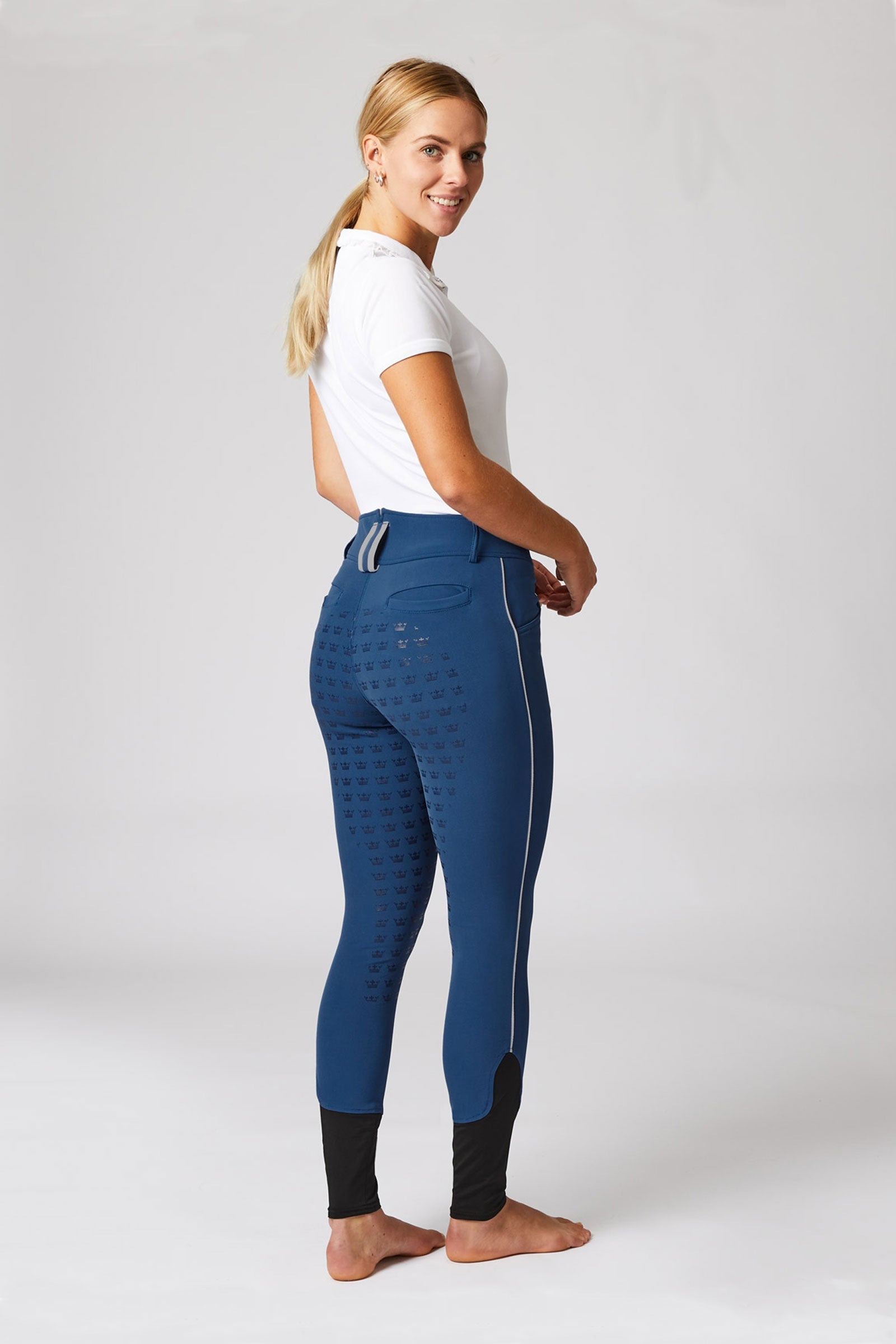 Model shot 2